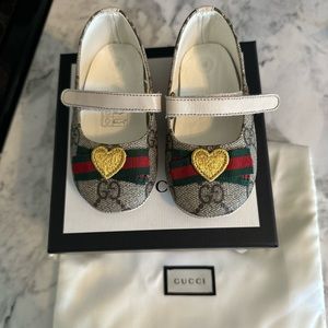 GUCCI Girls Gold Heart GG Ballerina Shoes size 18